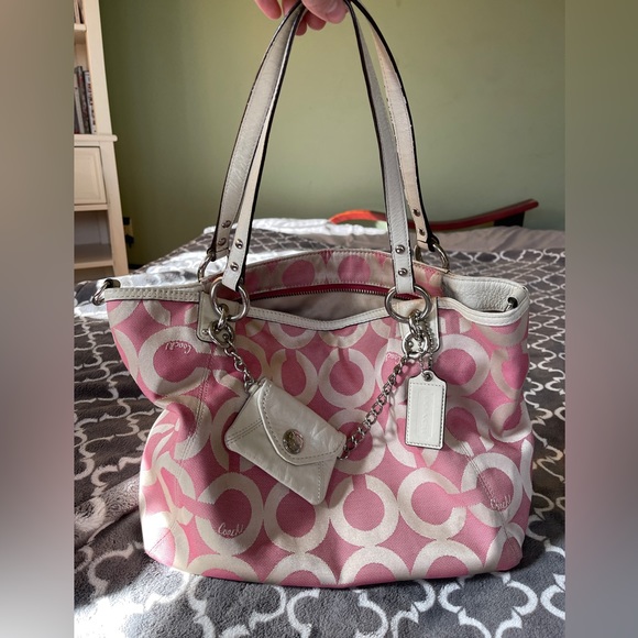 Coach Handbags - COACH Madison Chain Link OP Art tote